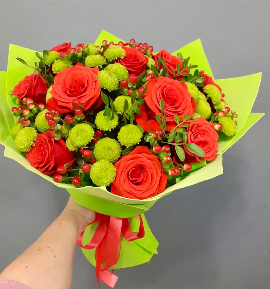 Букет цветов из: Хризантемы и Розы в Горьковском