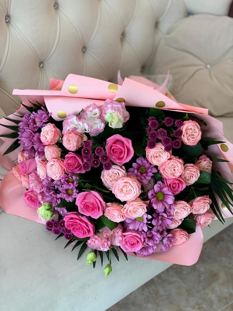 Букет цветов из: Хризантемы, Розы и Лизиантусы в Горьковском