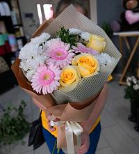 Букет цветов из:  Герберы, Розы и Хризантемы в Горьковском