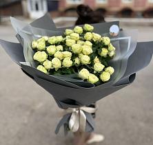 Букет Белые кустовые розы Солинеро в Горьковском