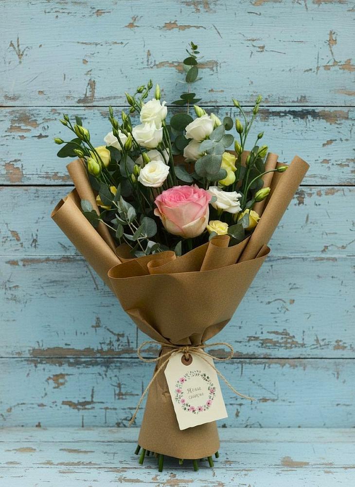 Букет цветов из: Розы и Лизиантусы в Горьковском