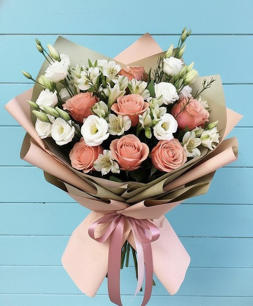 Букет цветов из: Розы, Альстромерии и Лизиантусы в Горьковском