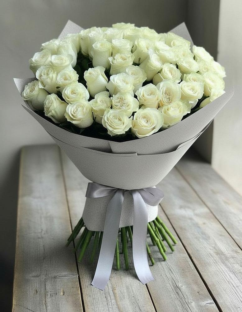 Букет 35 Белых роз в Горьковском