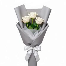 Букет 3 белые розы в Горьковском