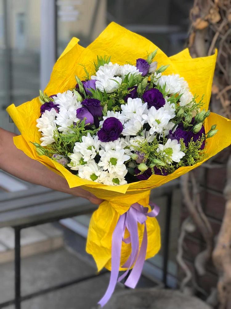 Букет цветов из: Ирисы, Хризантемы и Ромашки в Горьковском