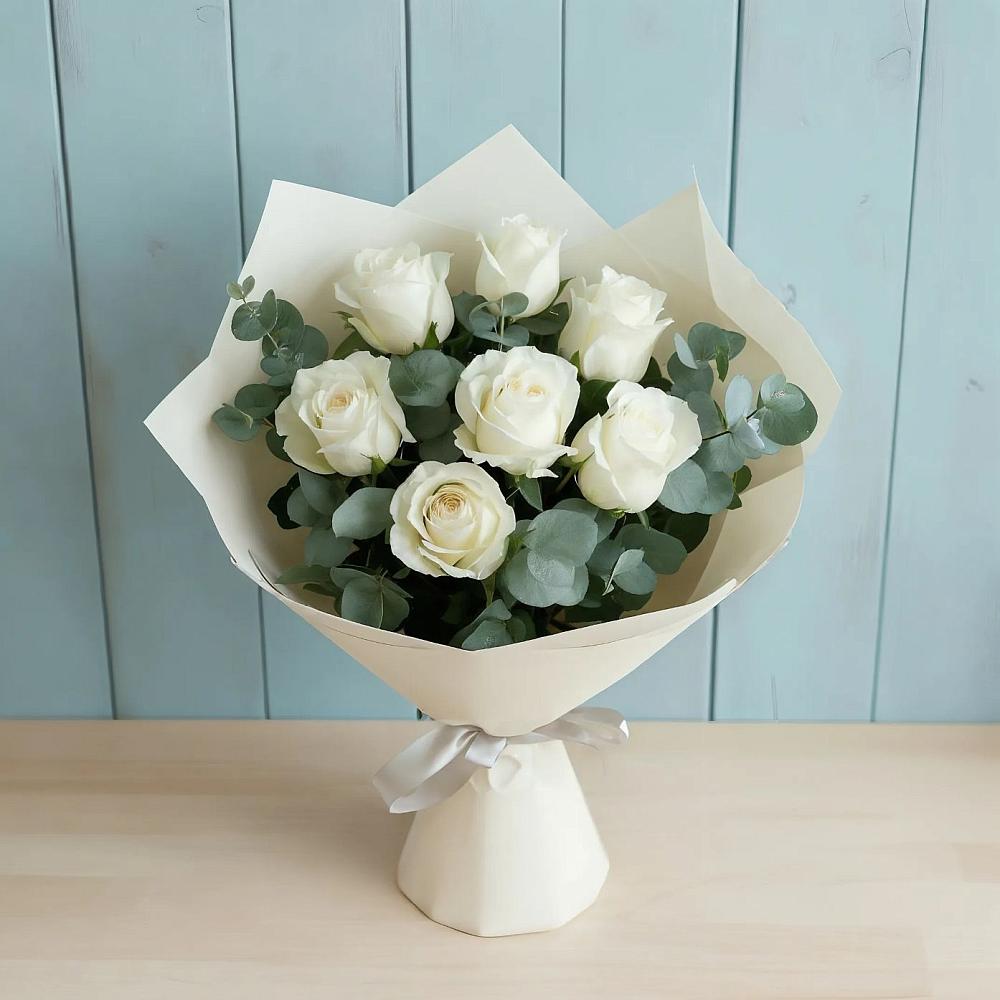 Букет Белые розы в Эвкалипте в Горьковском