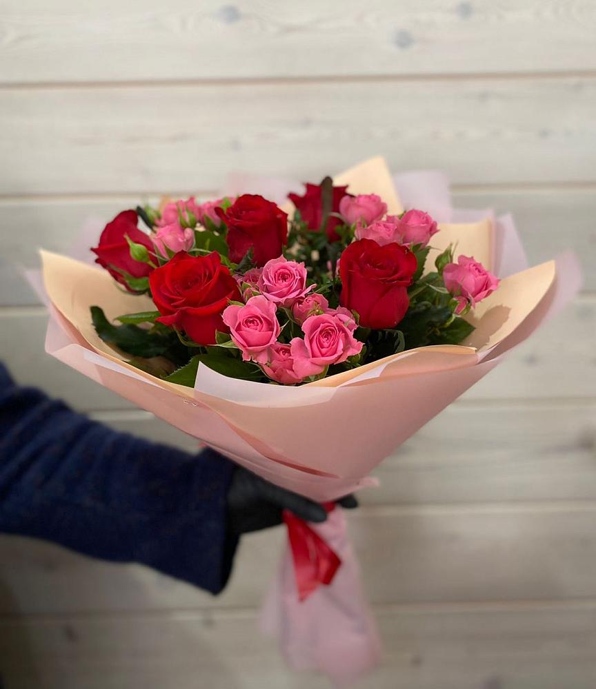 Букет цветов из: Розы в Горьковском