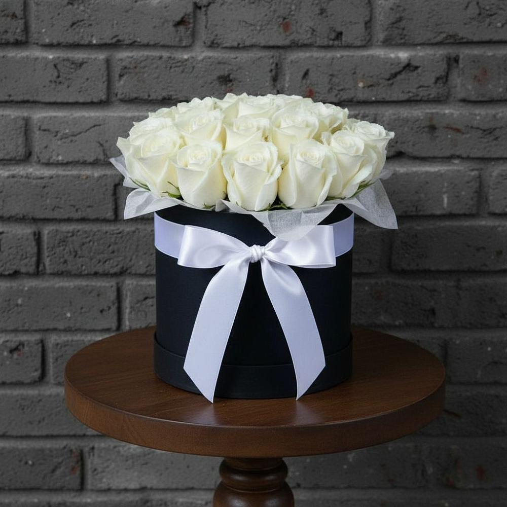 Цветочная композиция из Розы в шляпной коробке в Горьковском