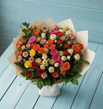 Букет Микс из разноцветных кустовых роз в Горьковском